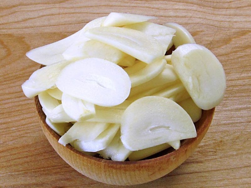 garlic slices